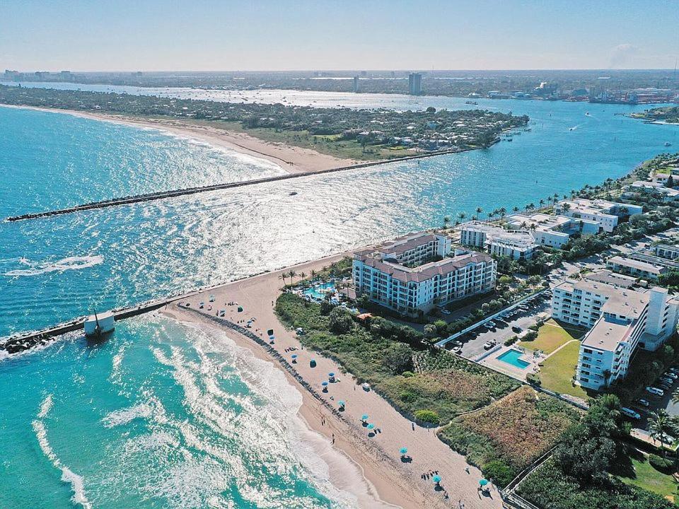 Singer Island Studio/ Walk To The