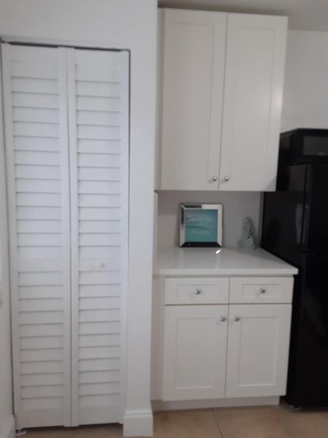 Apartment Singer Island Studio/ Walk To The *