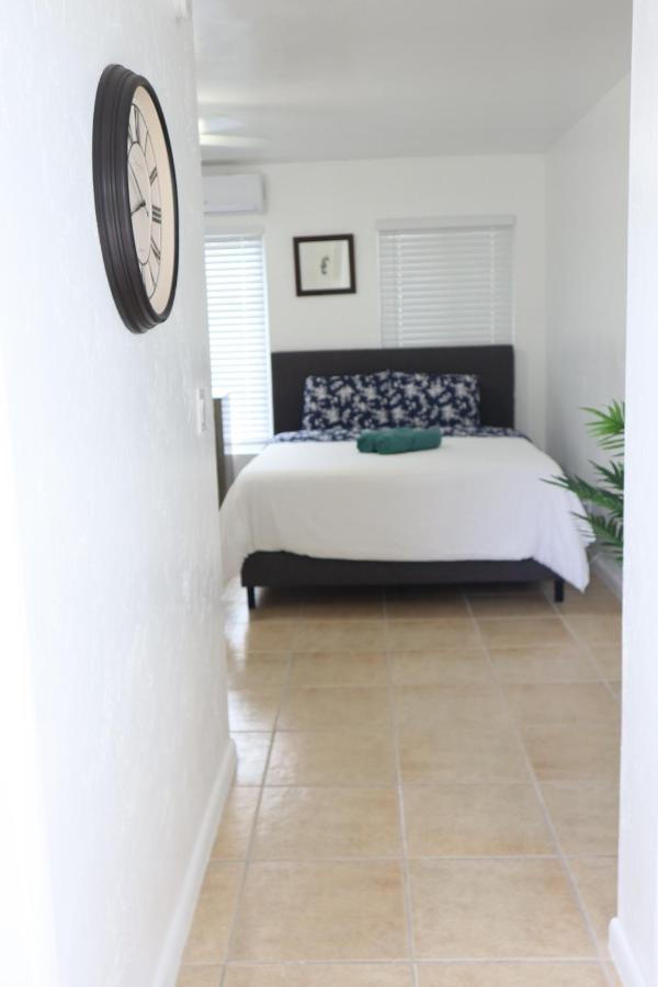 Singer Island Inn/ Deluxe * West Palm Beach