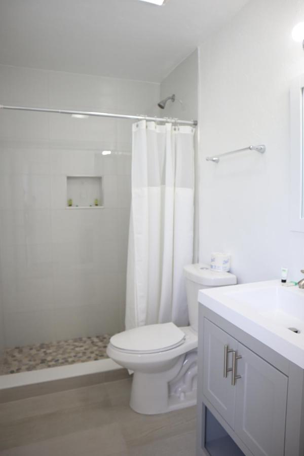 Singer Island Inn/ Deluxe Apartment West Palm Beach