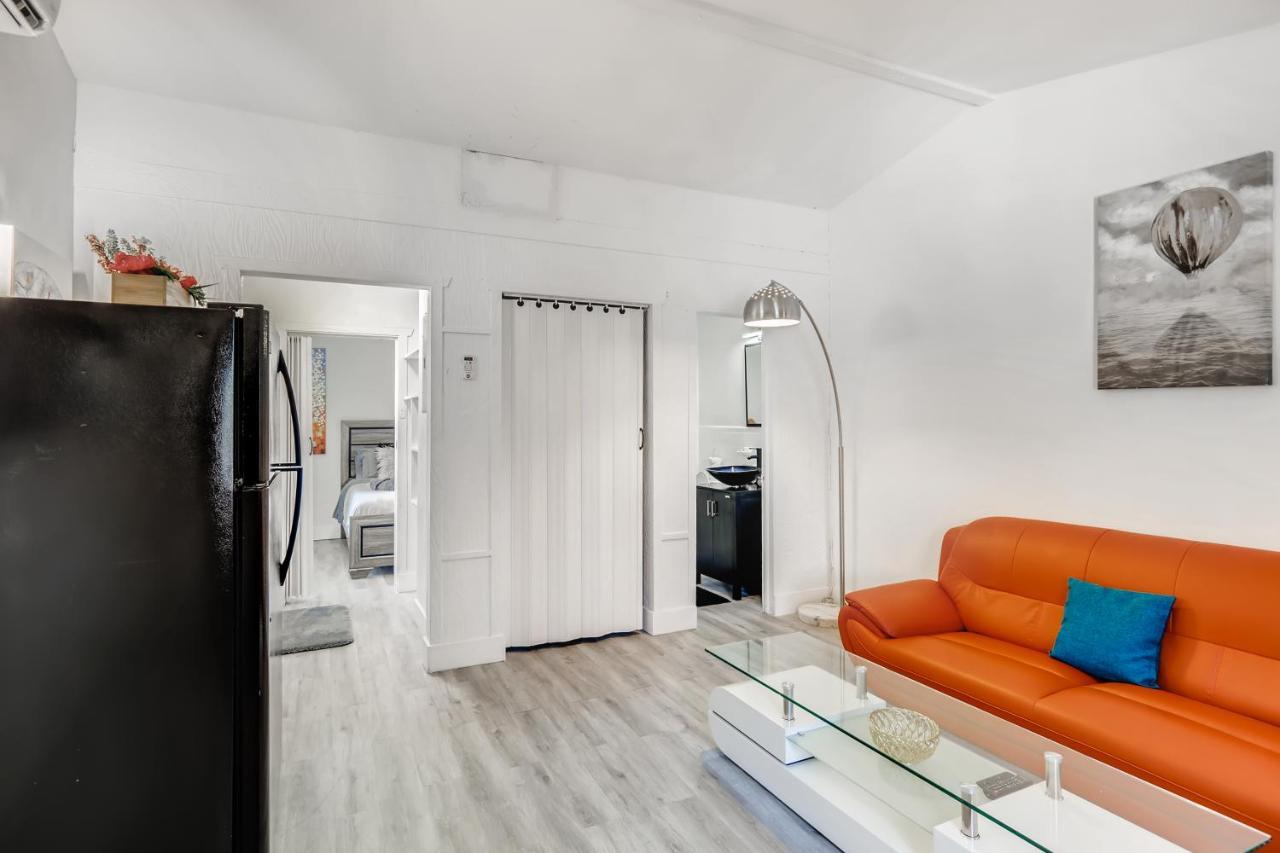 Coral Sands 1br/1ba Close 2 Beach! * West Palm Beach