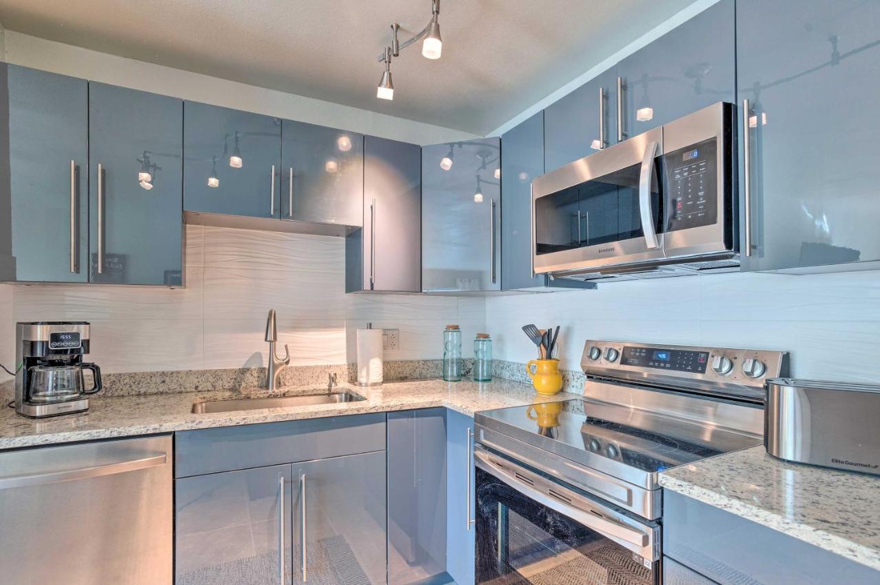 Vibrant West Palm Beach Abode Less Than 3 Mi To Dtwn!