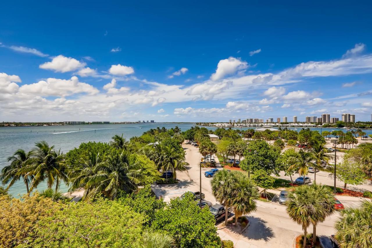 Singer Island Studio/ Walk To The Apartment