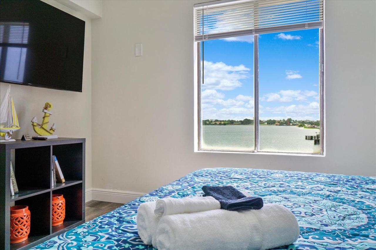 West Palm Beach Apartment *