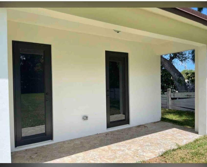 **new**gorgeous 3bedroom Minutes From Beach