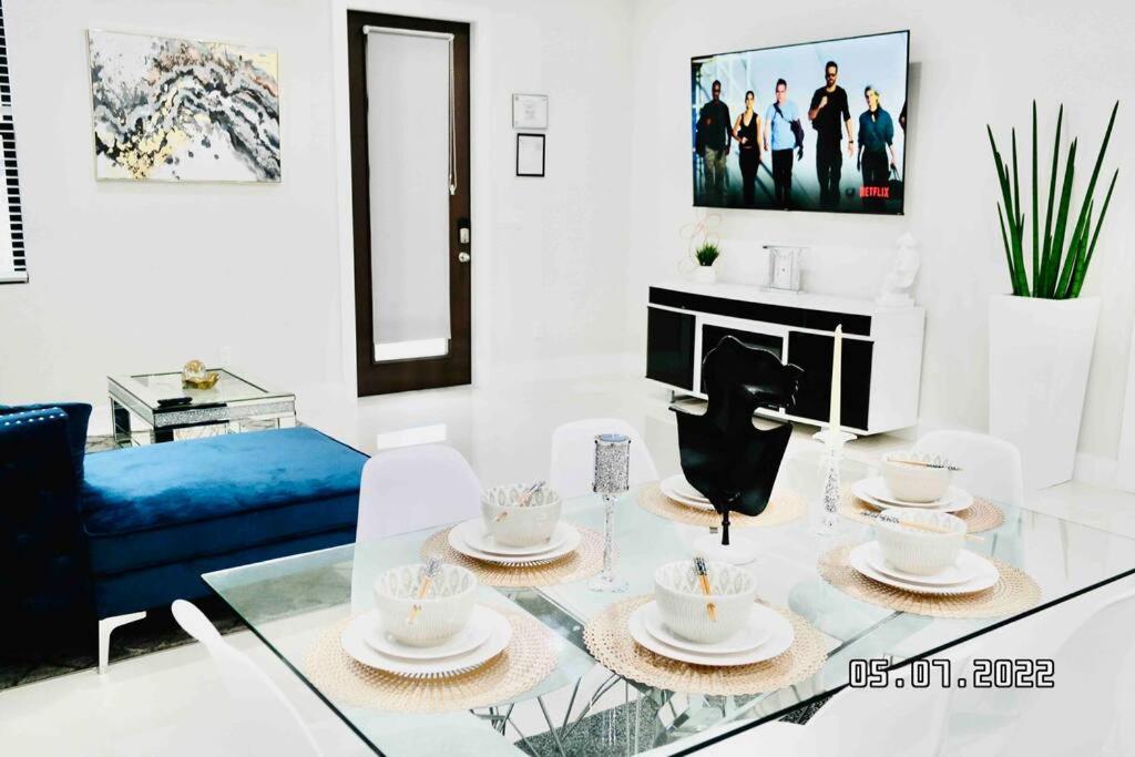 Casa de férias **new**gorgeous 3bedroom Minutes From Beach West Palm Beach