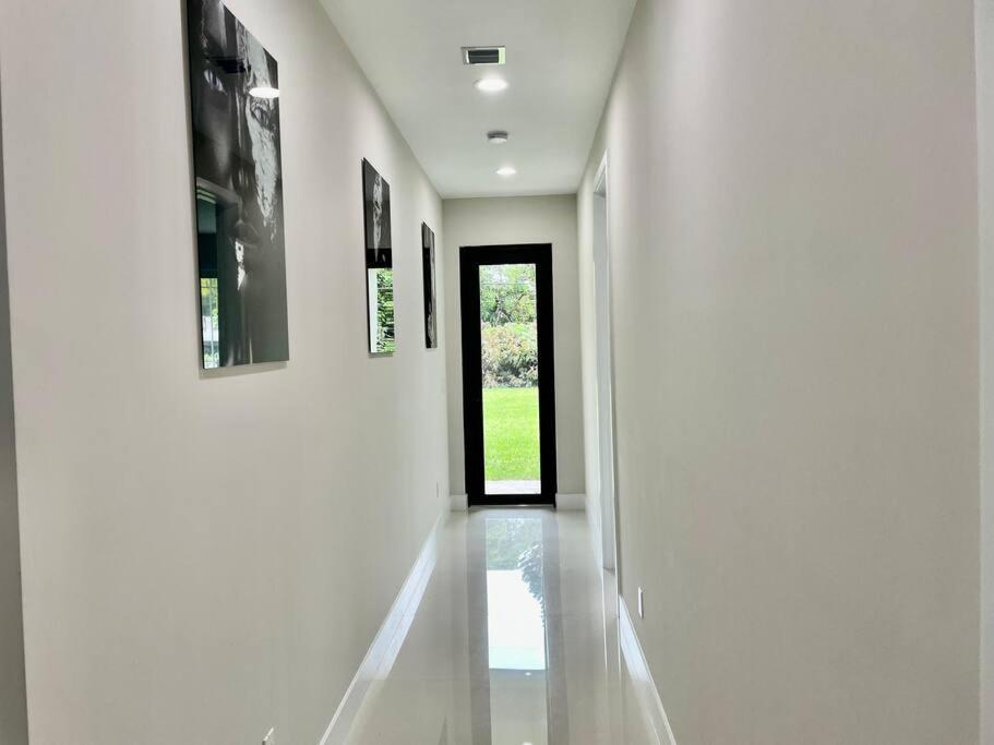 Casa de férias **new**gorgeous 3bedroom Minutes From Beach *