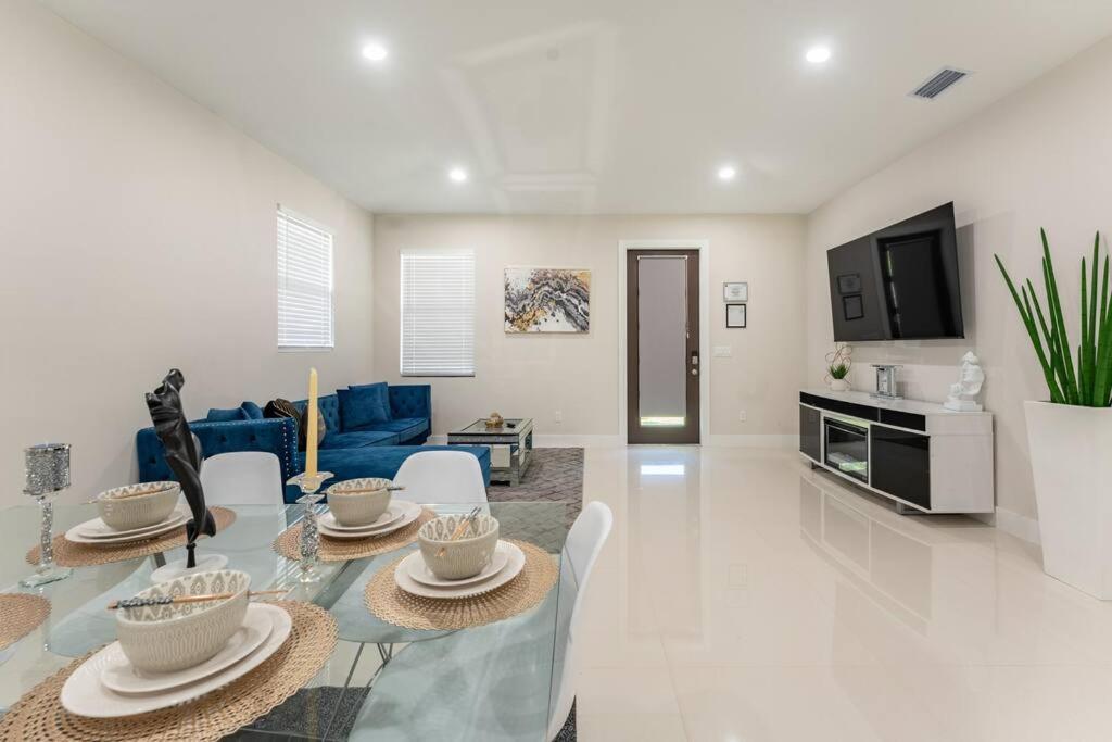 Casa de férias **new**gorgeous 3bedroom Minutes From Beach West Palm Beach