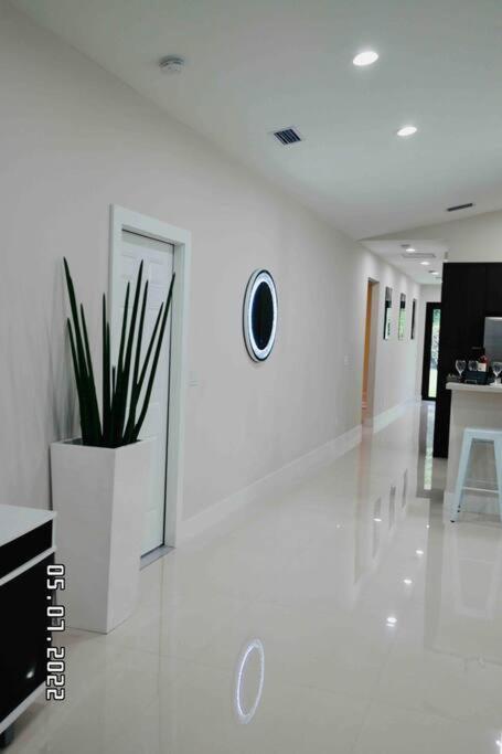 **new**gorgeous 3bedroom Minutes From Beach West Palm Beach
