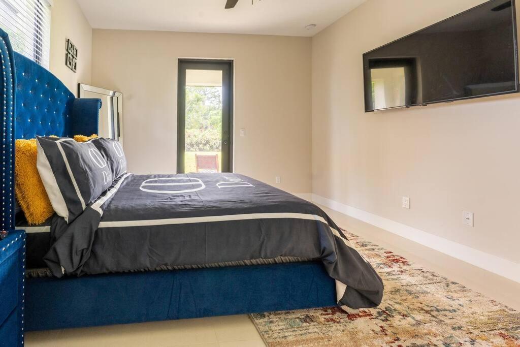 Casa de férias **new**gorgeous 3bedroom Minutes From Beach