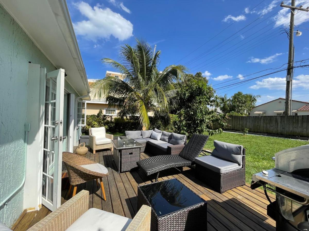Hot Tub, Tiki Bar, Outdoor Shower, Near Intercoastal Waterway! * West Palm Beach