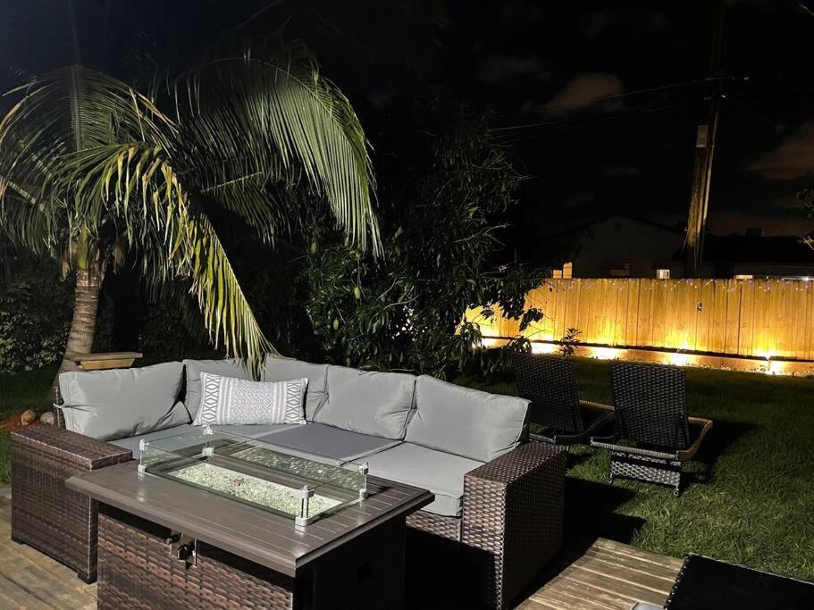 Hot Tub, Tiki Bar, Outdoor Shower, Near Intercoastal Waterway! *