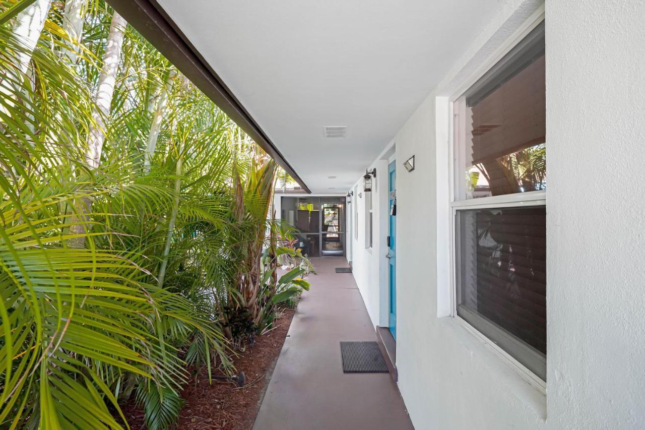 By Pmi Unit 2 * West Palm Beach