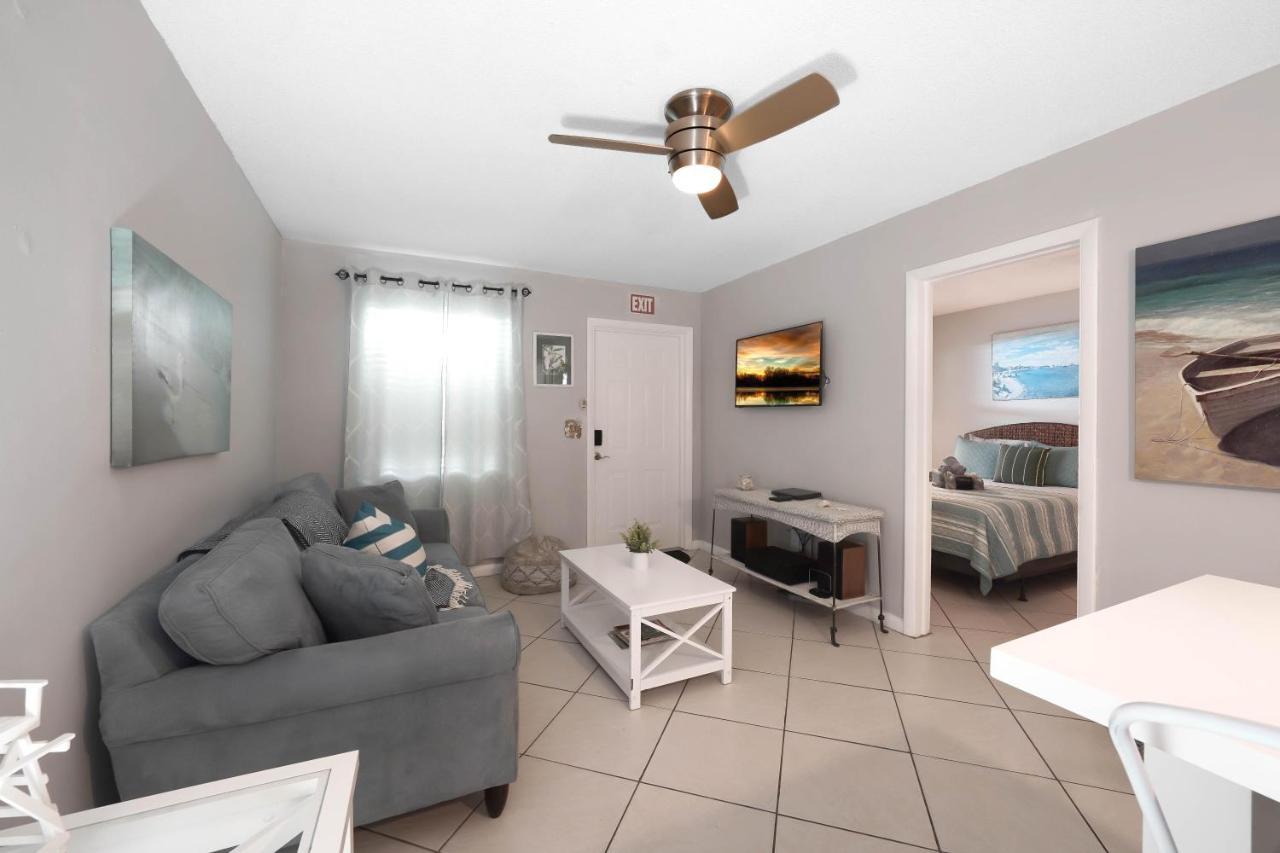 By Pmi Unit 3 Apartment