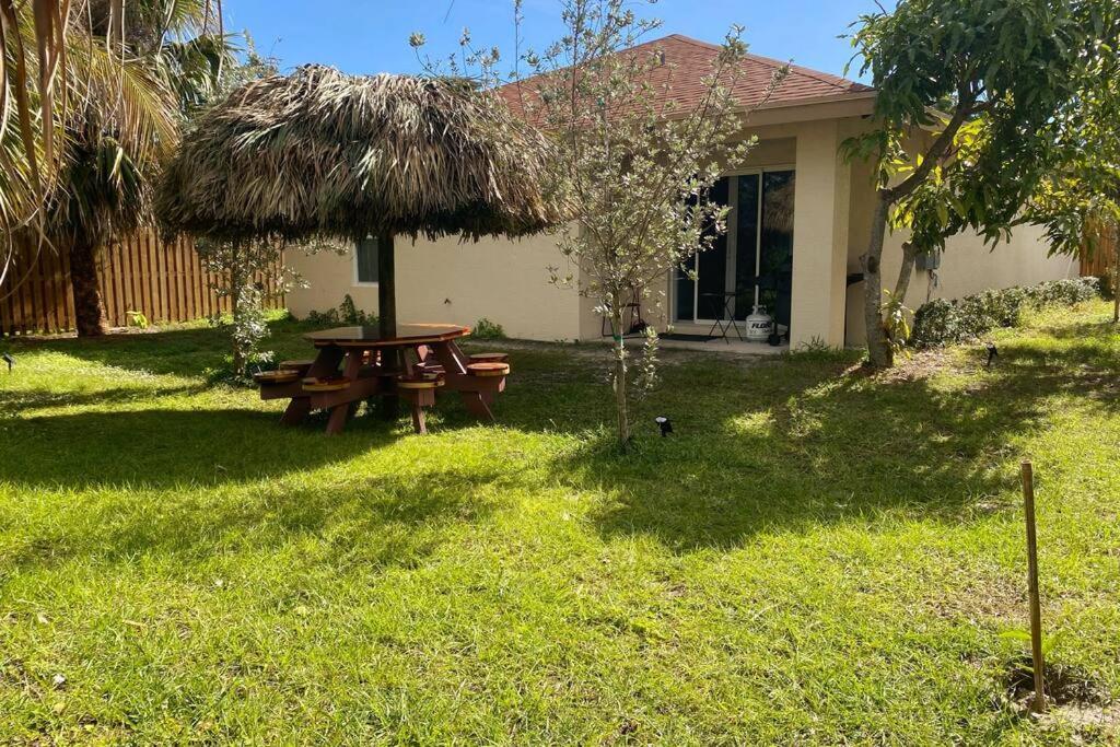 Trendy And Spacious Getaway * West Palm Beach
