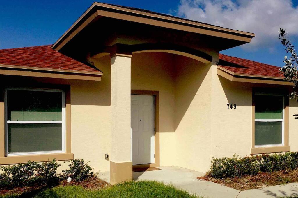 Trendy And Spacious Getaway *