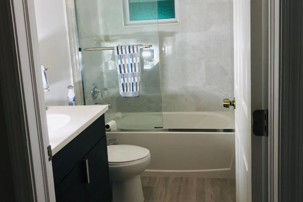 Pousada Trendy And Spacious Getaway West Palm Beach