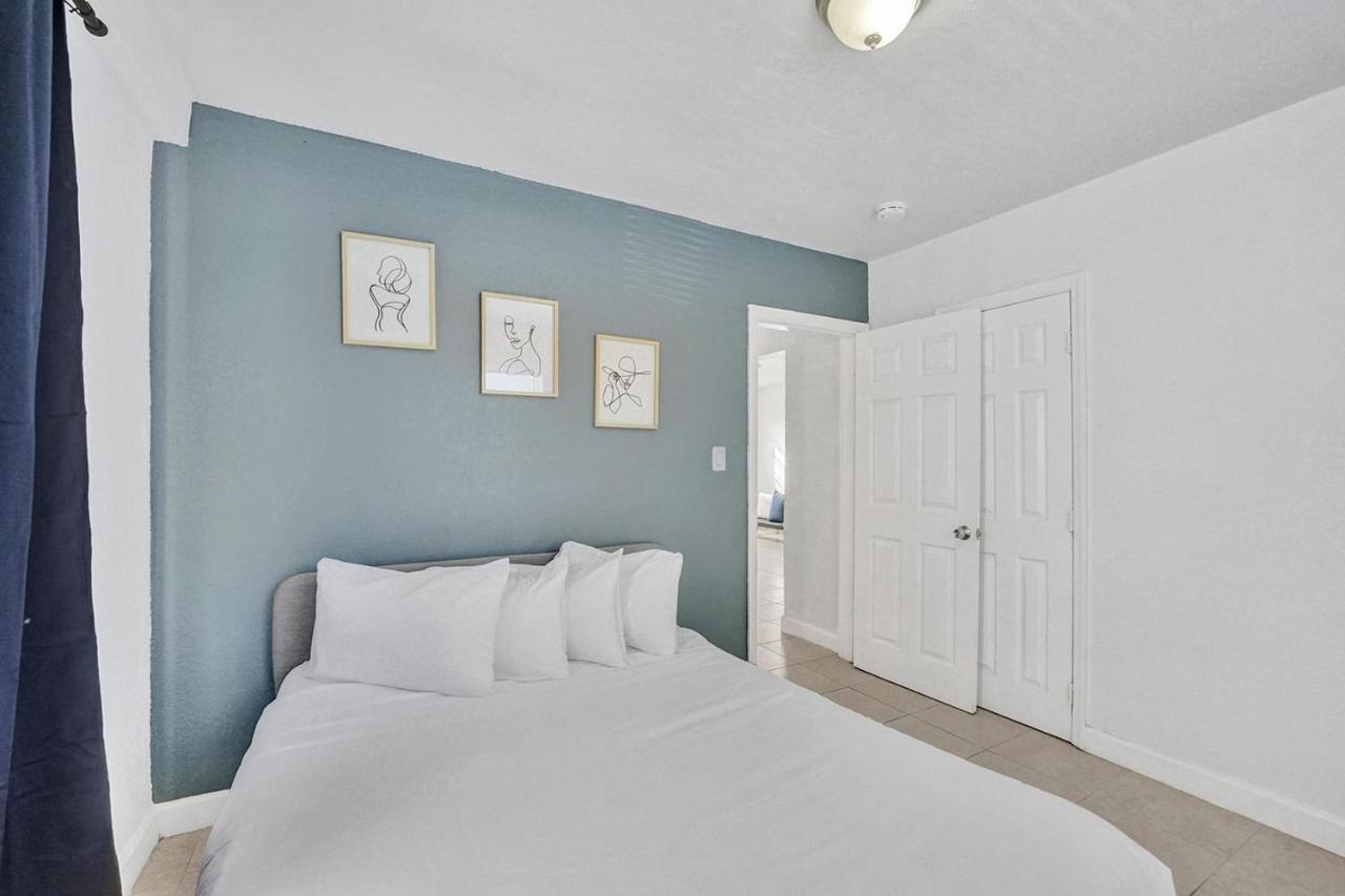 Tamarind 201 - Cozy In West Palm Beach, Minutes Away From Downtown!