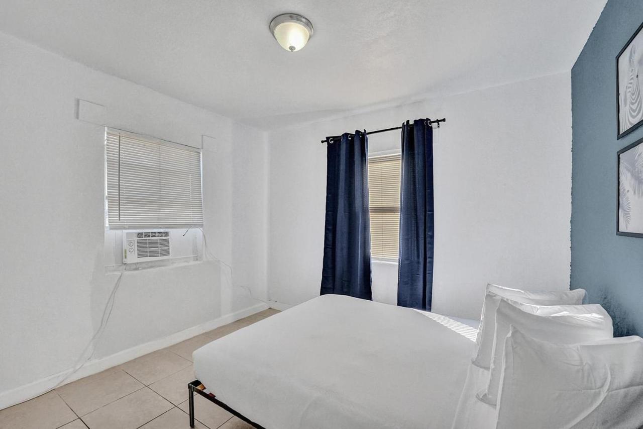 Tamarind 201 - Cozy In West Palm Beach, Minutes Away From Downtown!