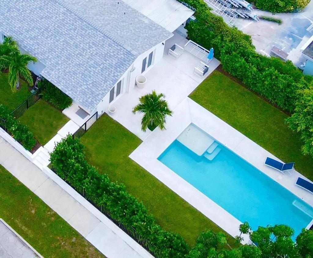 Little Havana Vacation 2bd 2ba Private Pool Holiday home *