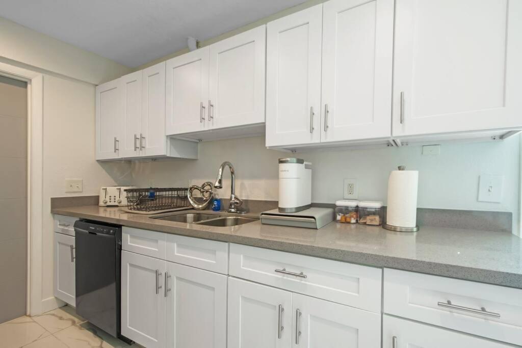 Holiday home In West Palm With Pool And Pool Table! West Palm Beach