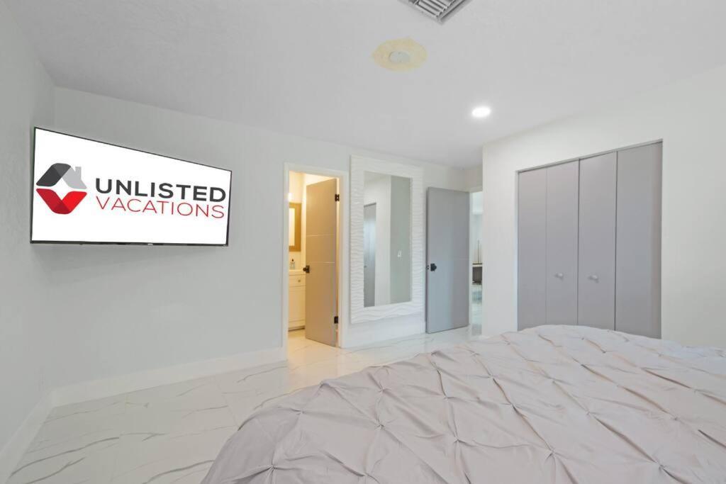Holiday home In West Palm With Pool And Pool Table! *