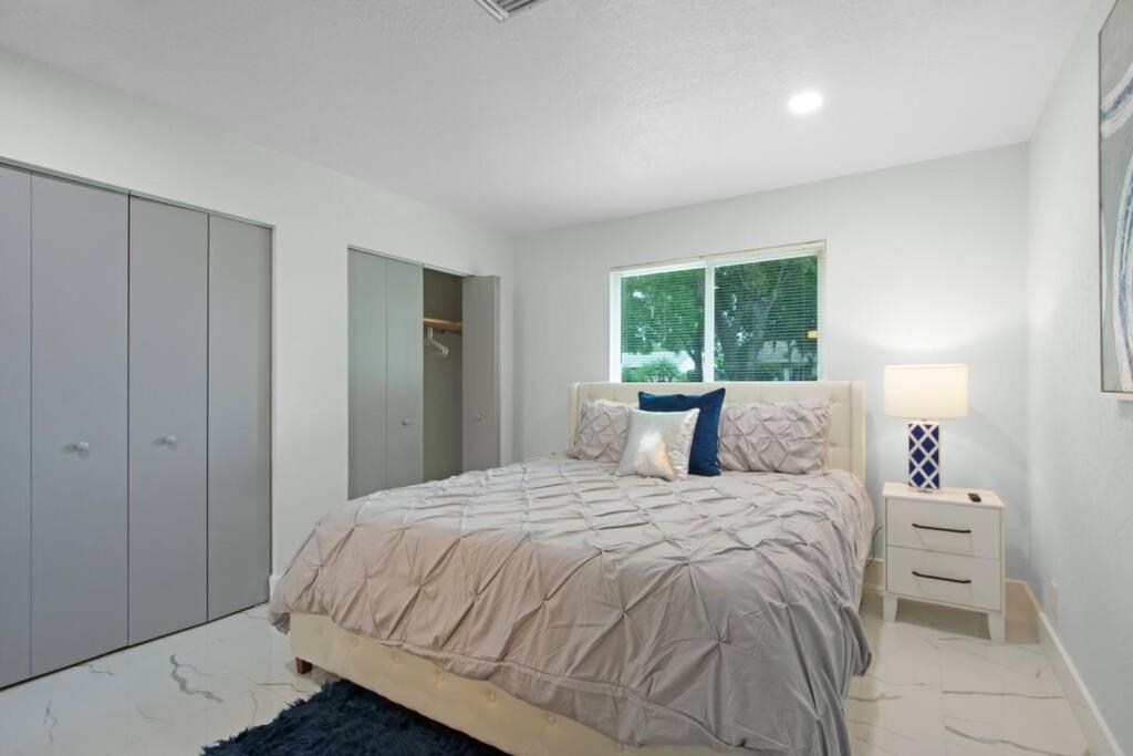In West Palm With Pool And Pool Table! Holiday home West Palm Beach