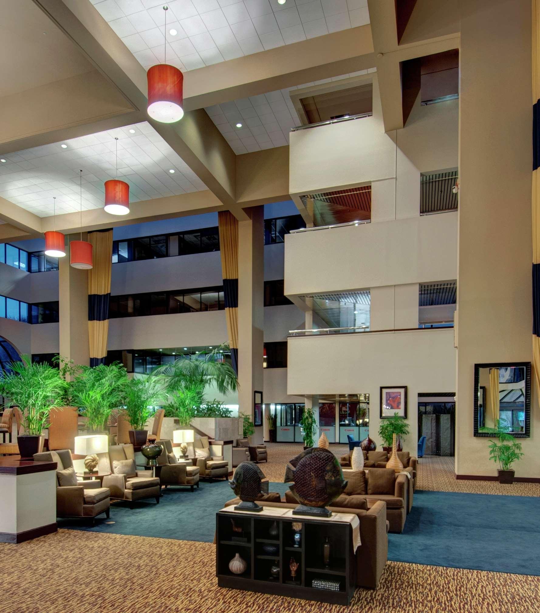 Hotel Embassy By Hilton West Palm 4*
