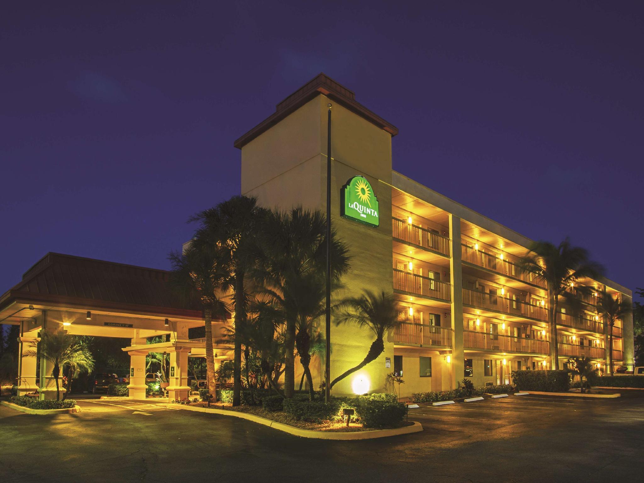 La Quinta By Wyndham West Palm - Florida Turnpike Hotel
