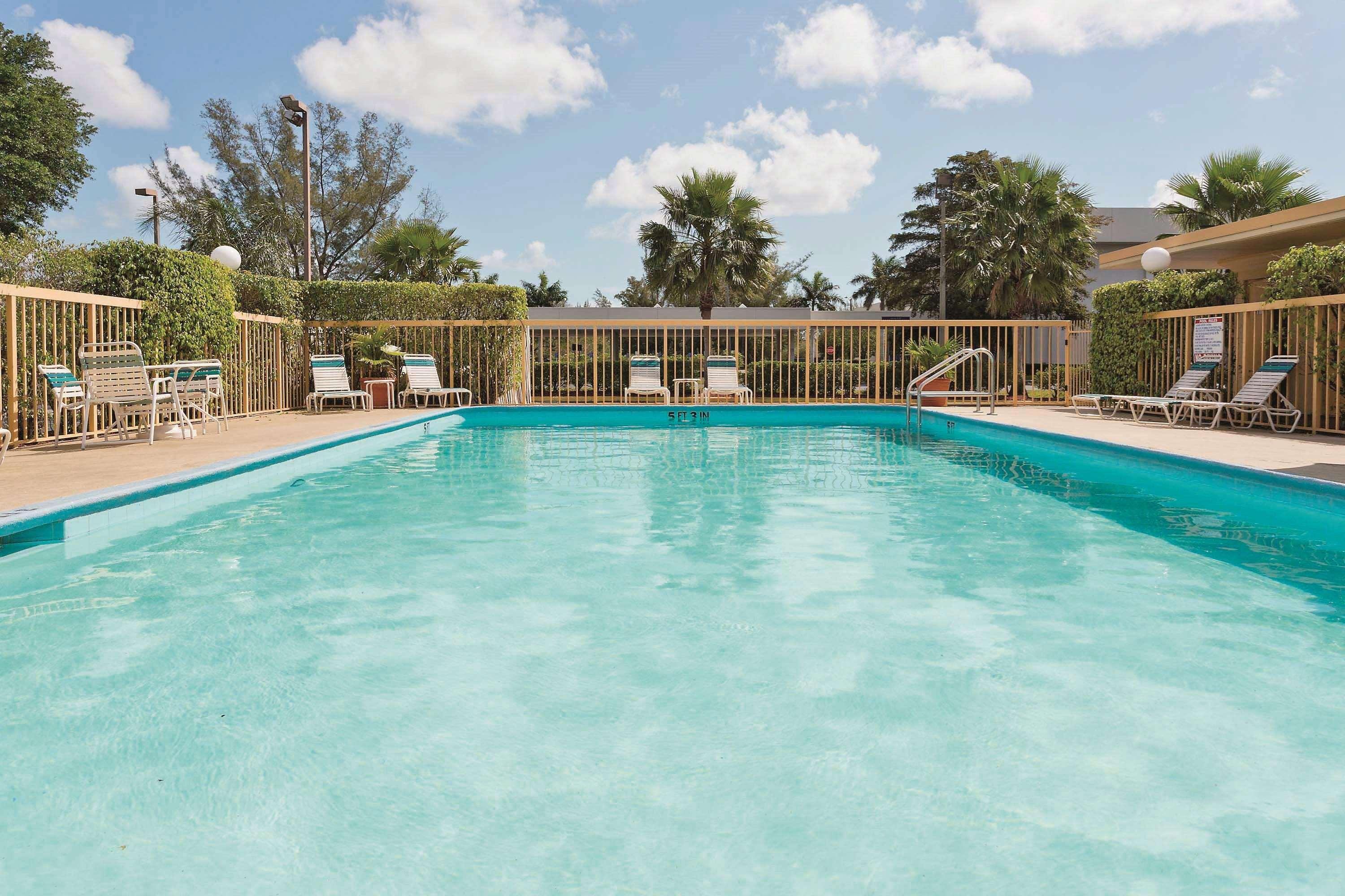 Hotel La Quinta By Wyndham West Palm - Florida Turnpike