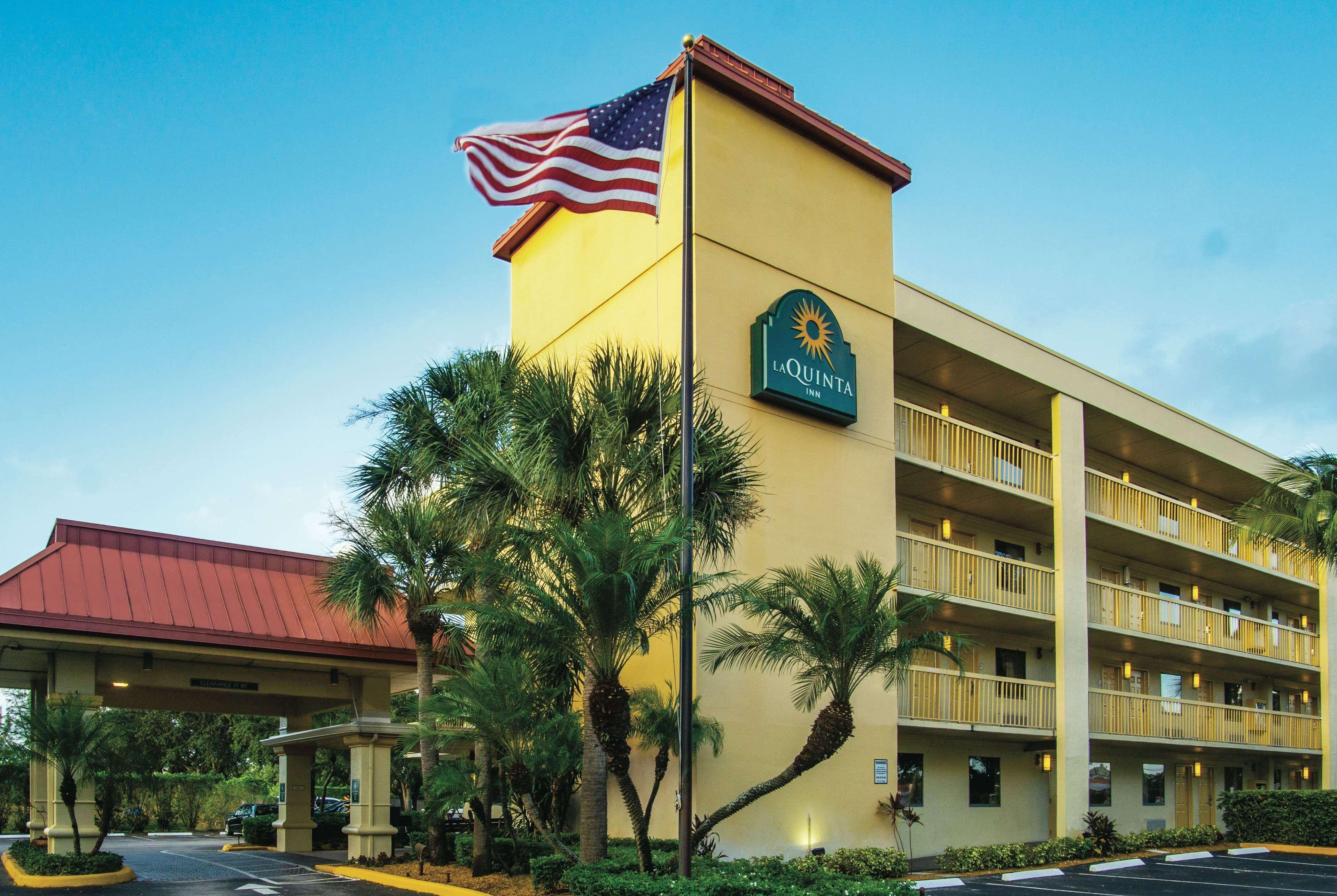 La Quinta By Wyndham West Palm - Florida Turnpike Hotel