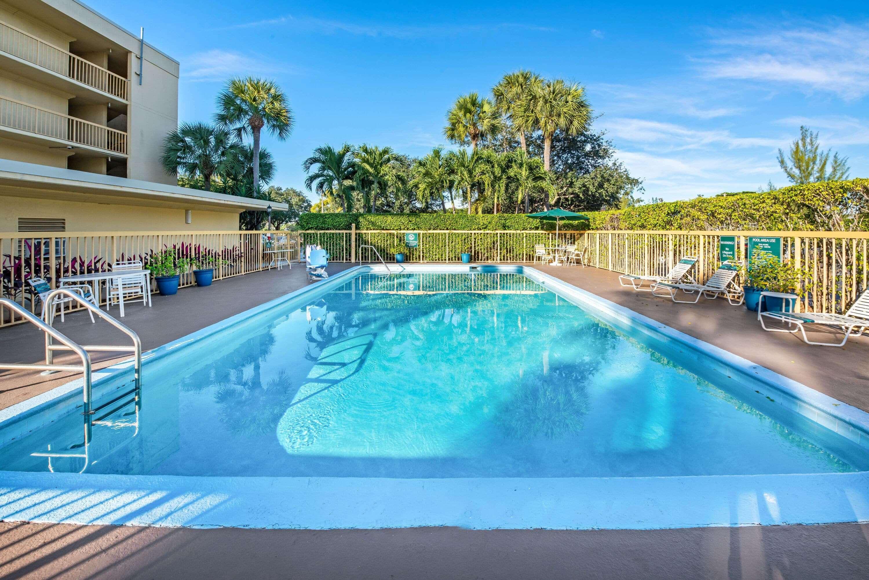 Hotel La Quinta By Wyndham West Palm - Florida Turnpike