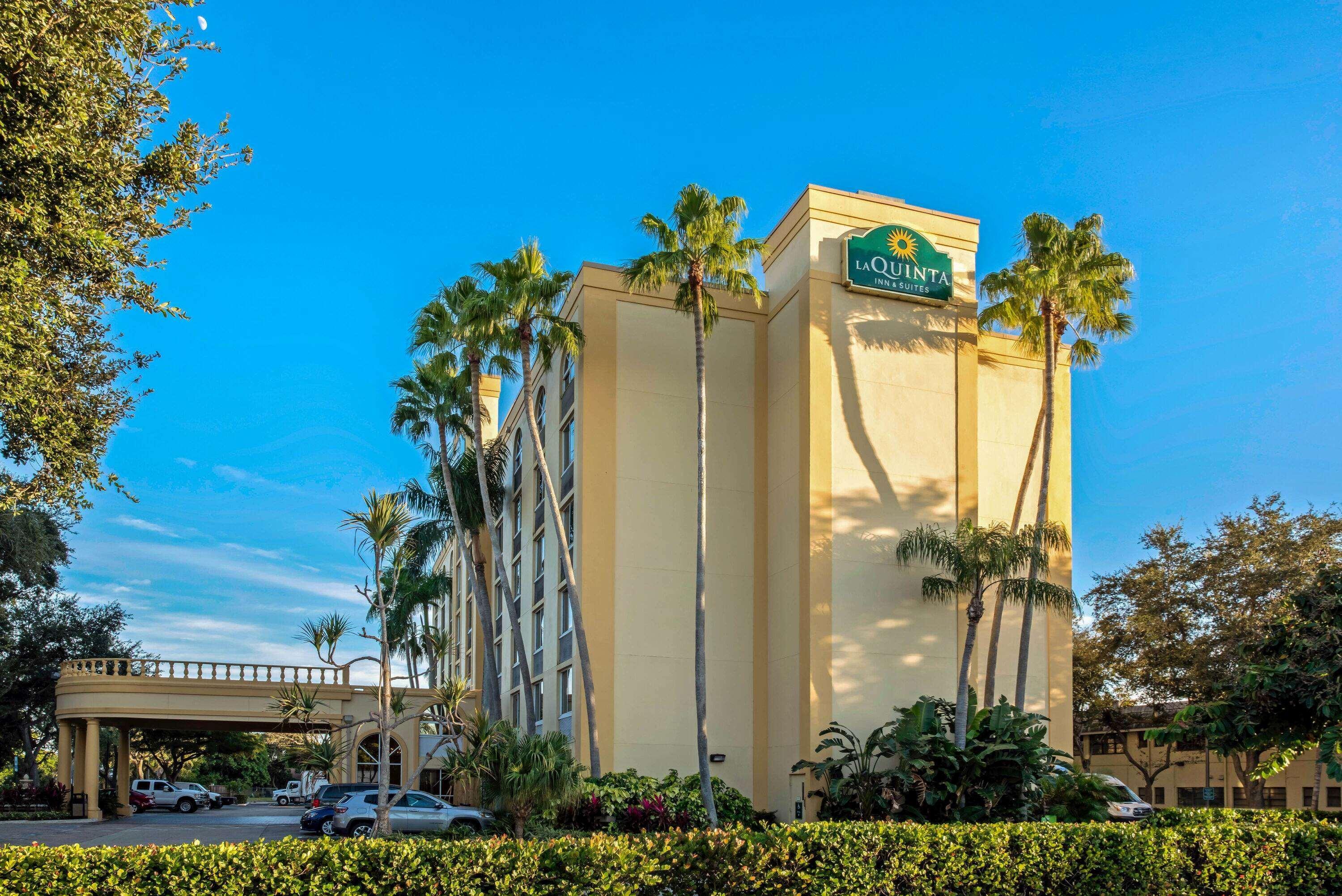 La Quinta By Wyndham West Palm Airport 3*