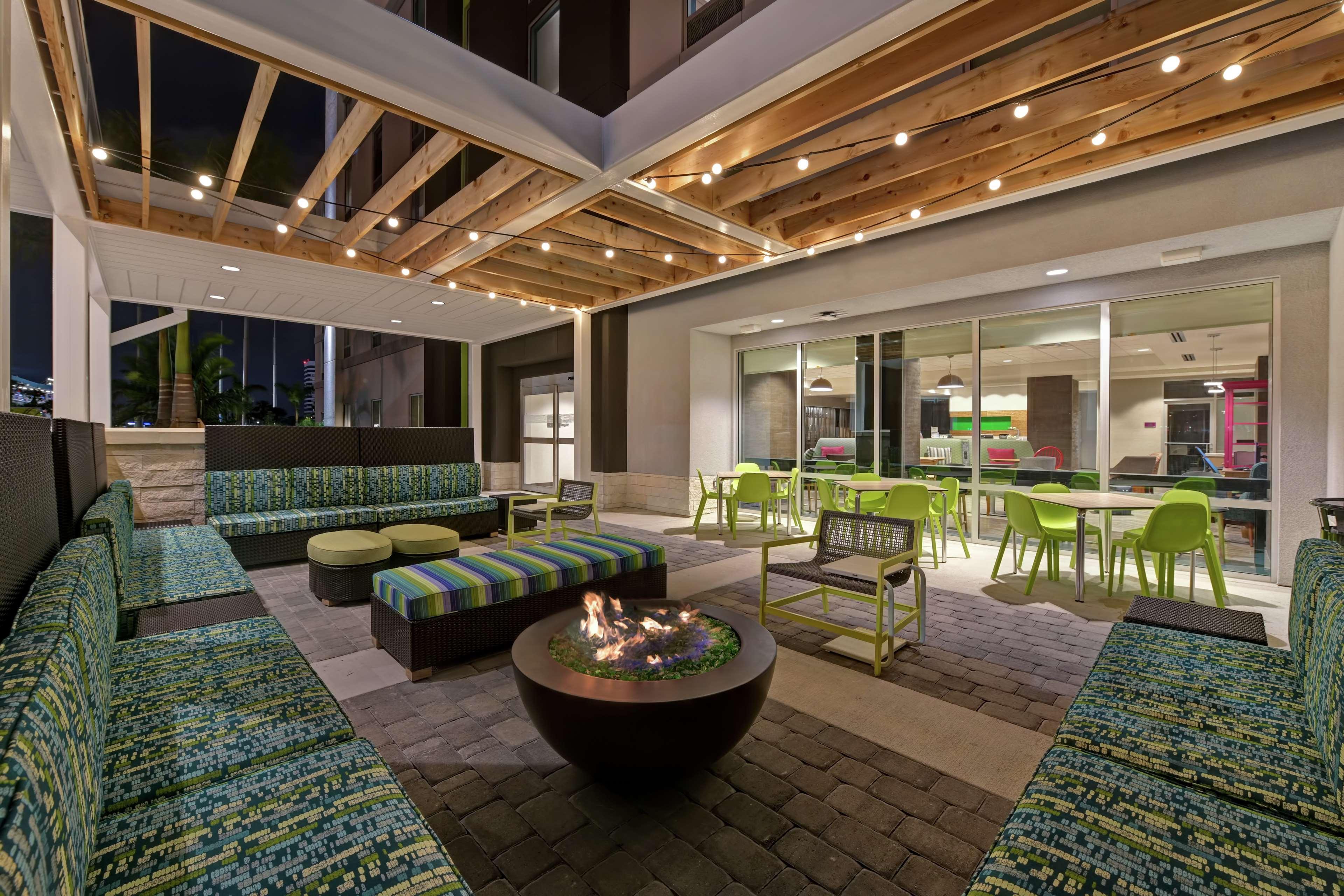 Home2 By Hilton West Palm Airport Hotel 3*