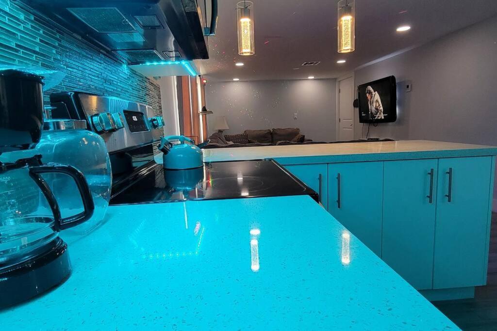 Cheerful 2-bedroom Residential W/backyard *