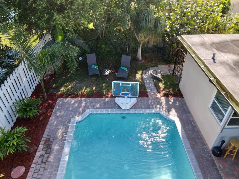 In With Heated Pool West Palm Beach