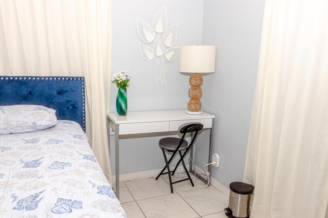 Private With Private Shower * West Palm Beach
