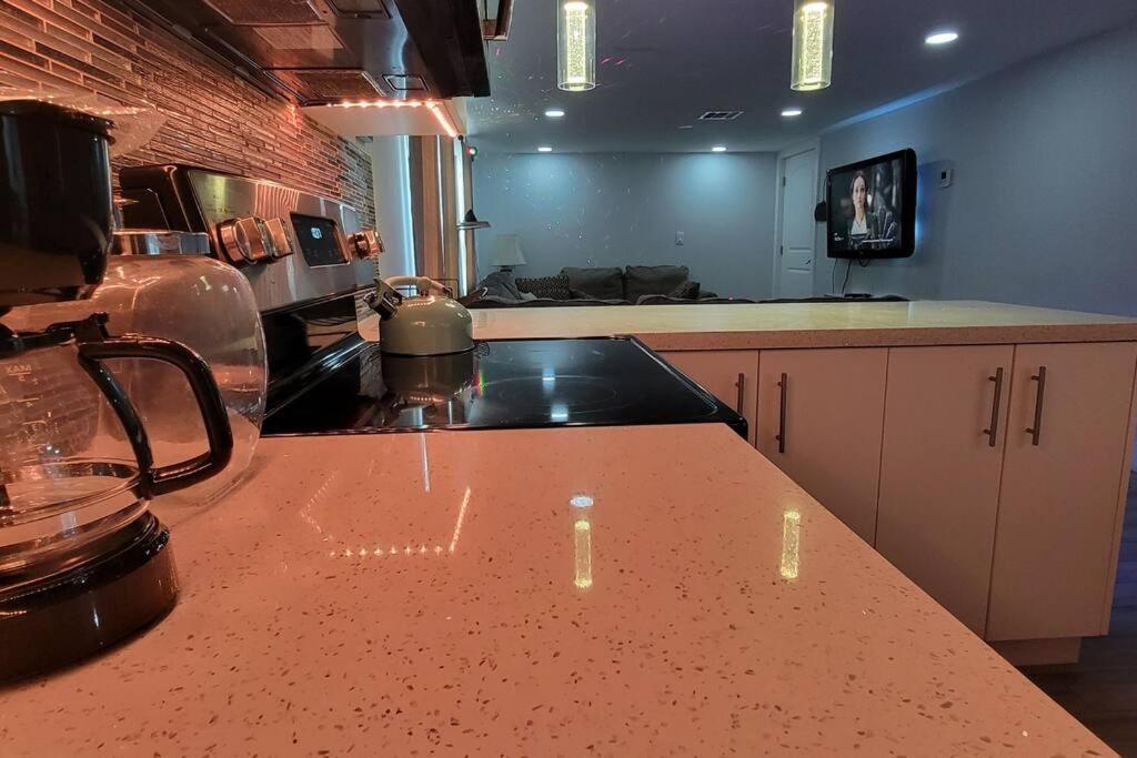Cheerful 2-bedroom Residential W/backyard * West Palm Beach