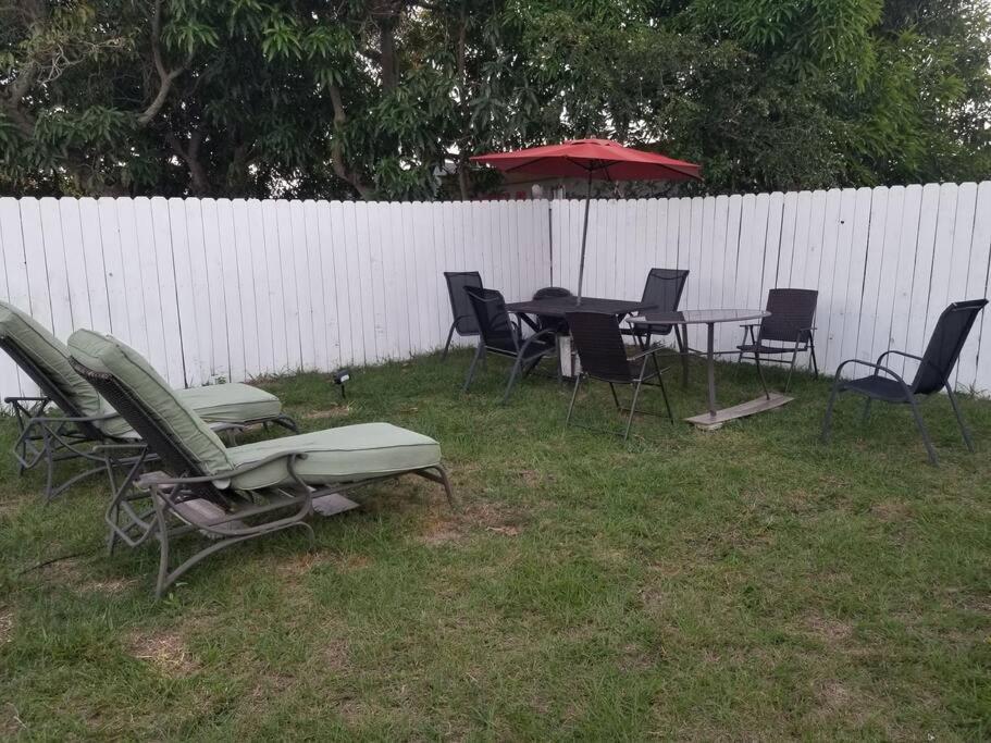 Apartment Cheerful 2-bedroom Residential W/backyard West Palm Beach