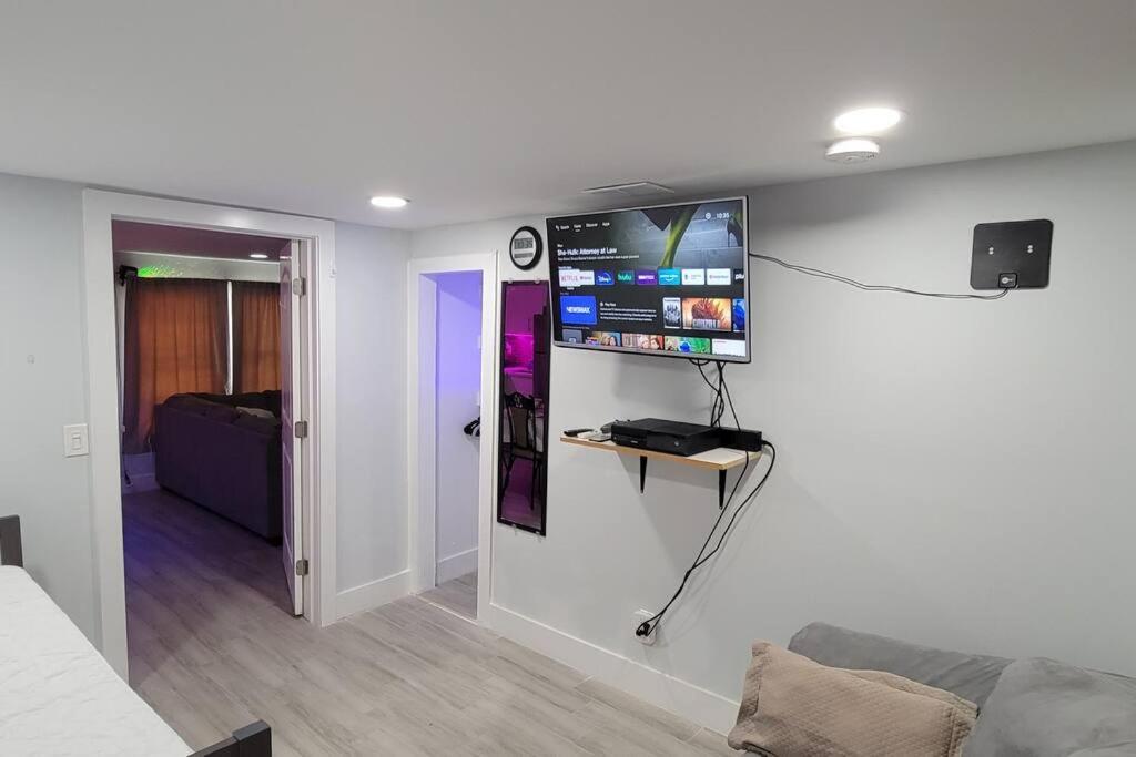 Cheerful 2-bedroom Residential W/backyard Apartment