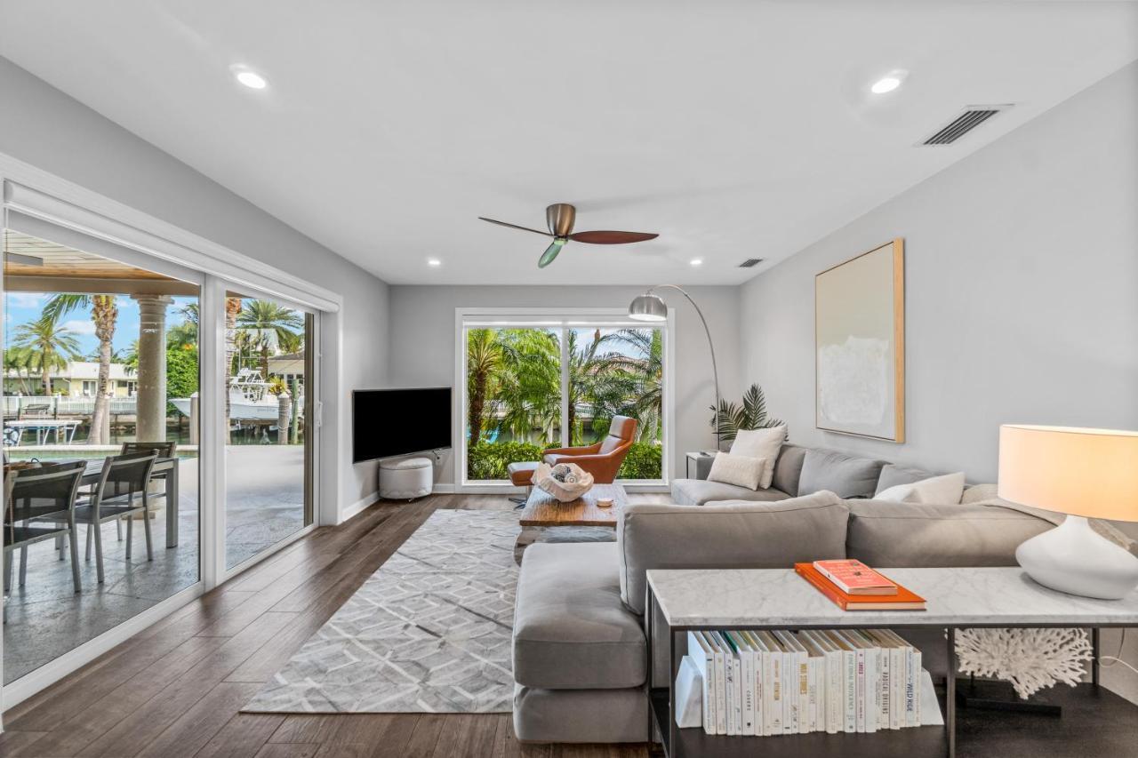 Seven Palms Waterfront, Heated Pool & Private Dock -walk To Beach! Villa West Palm Beach