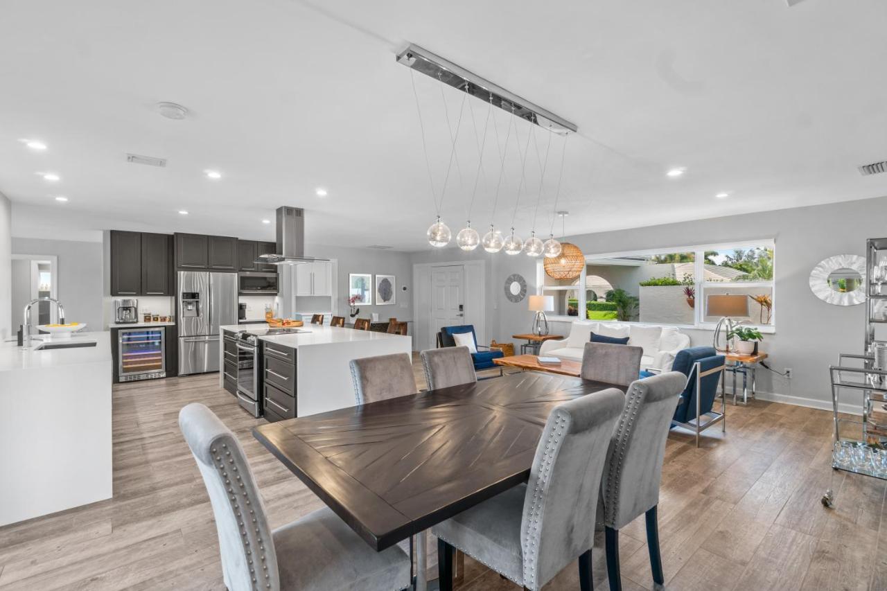 Seven Palms Waterfront, Heated Pool & Private Dock -walk To Beach! * West Palm Beach