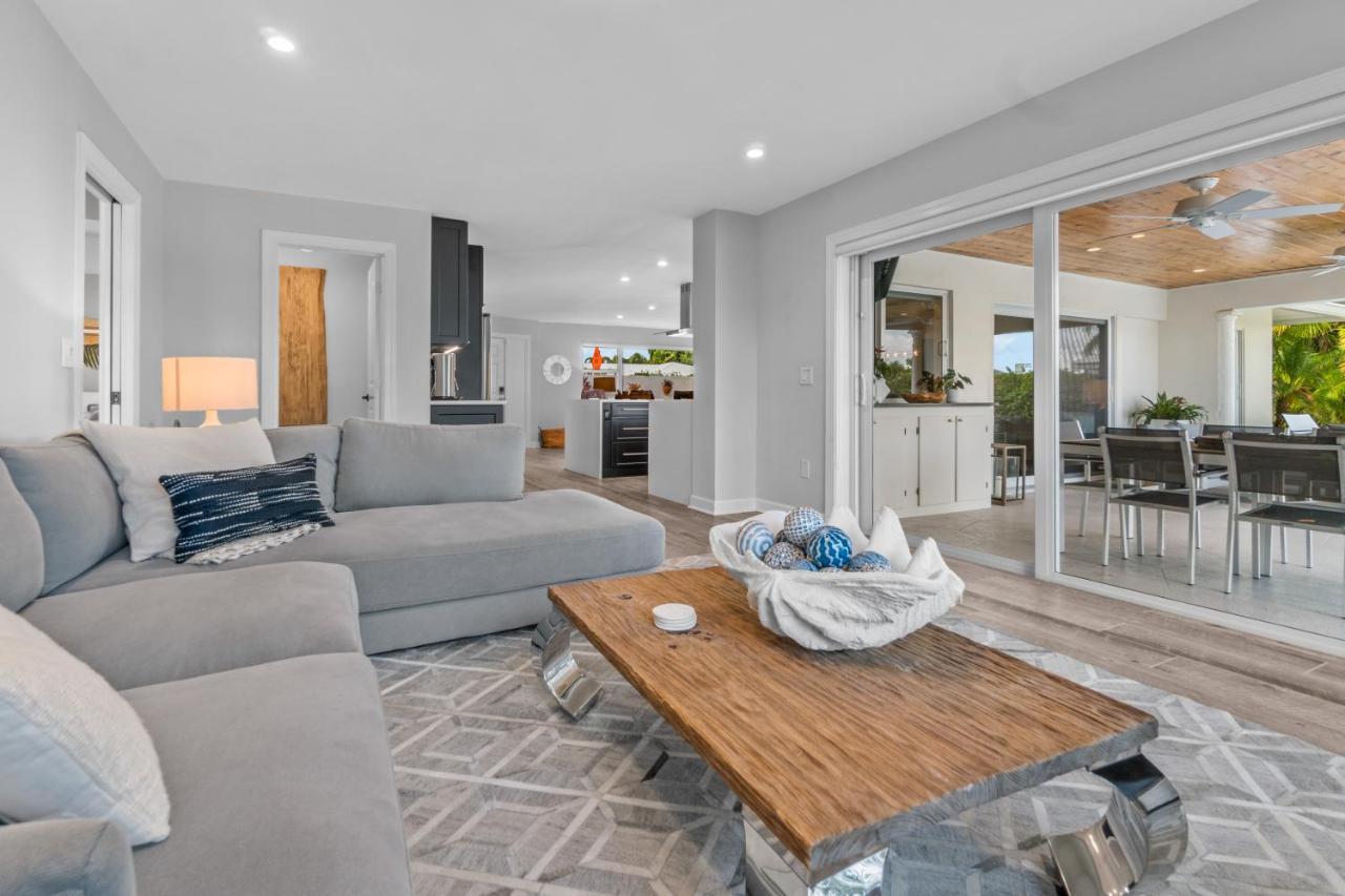 Seven Palms Waterfront, Heated Pool & Private Dock -walk To Beach! Villa West Palm Beach