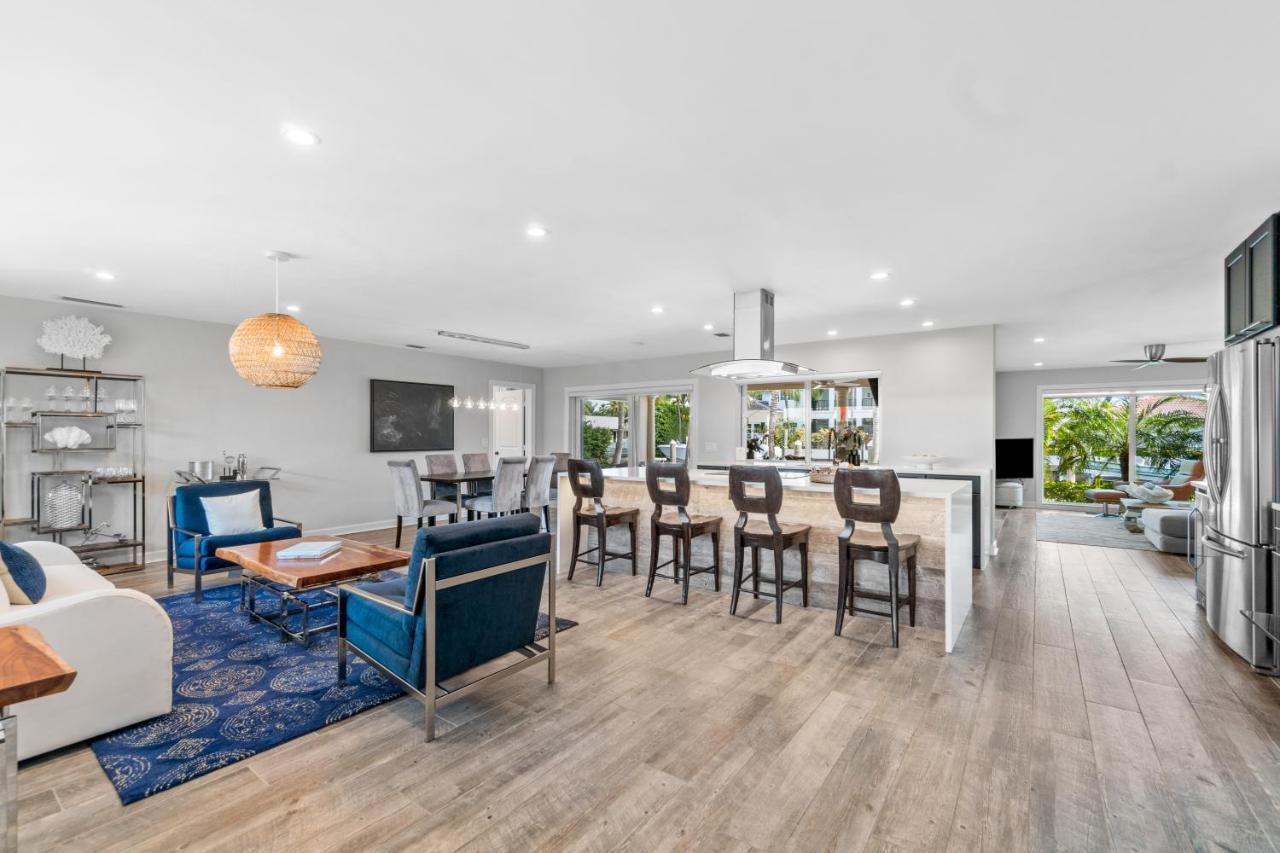 Seven Palms Waterfront, Heated Pool & Private Dock -walk To Beach!