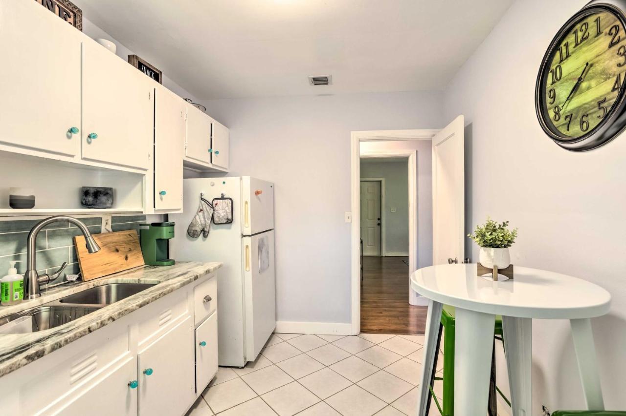 Vibrant West Palm Less Than 2 Mi To Beach! Holiday home West Palm Beach