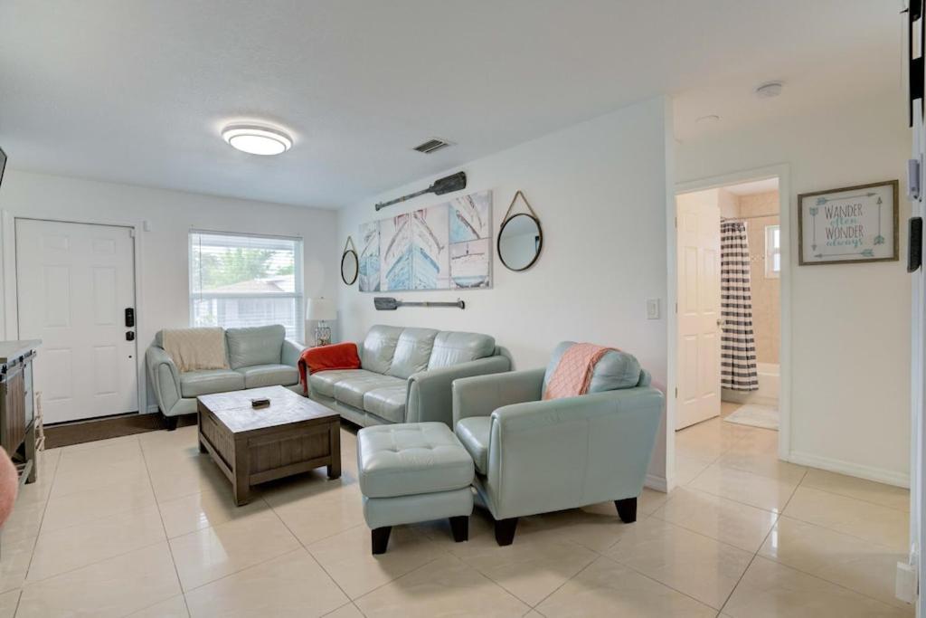 Holiday home Cj's Coastal - Right Near Beach! *