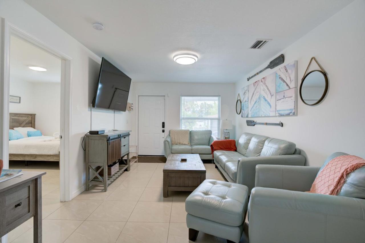 Cj's Coastal - Right Near Beach! Holiday home