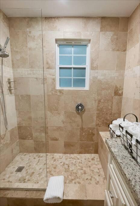 Beautiful Main House In West Palm Holiday home *