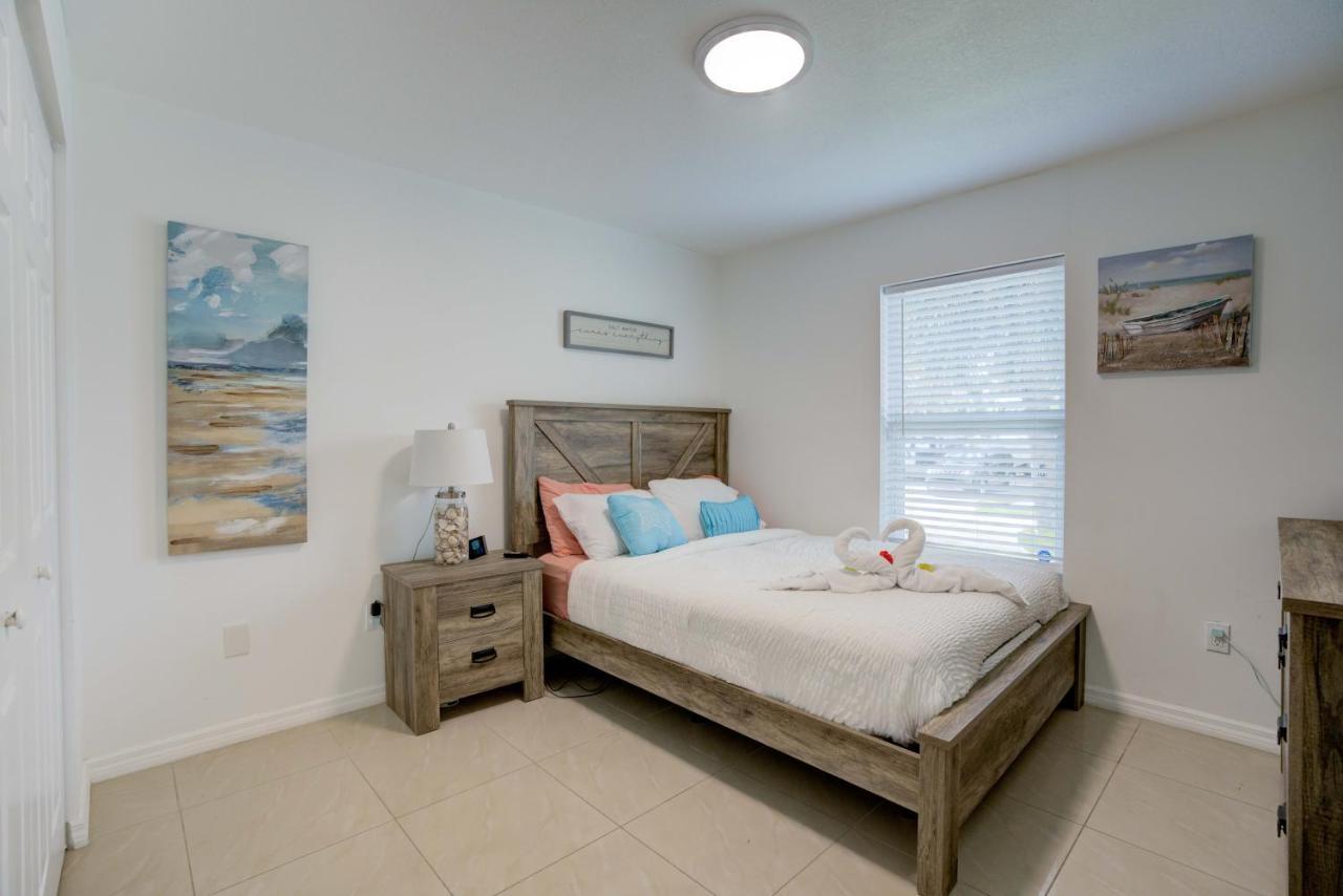 Holiday home Cj's Coastal - Right Near Beach! *
