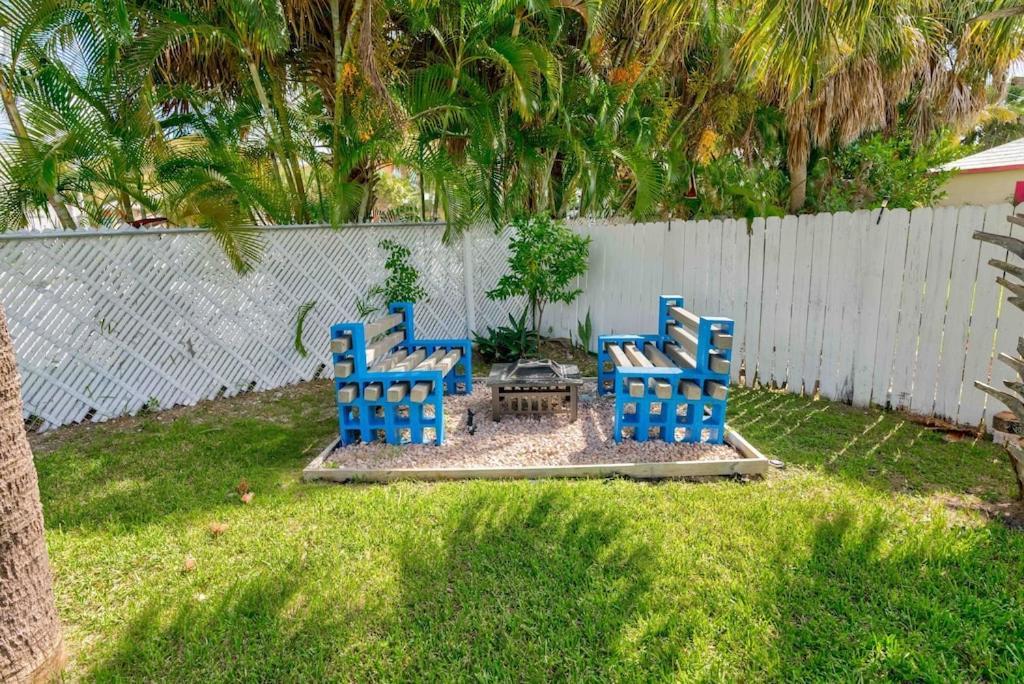 Cj's Coastal - Right Near Beach! Holiday home *